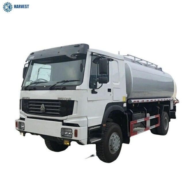Carbon Steel Tank 4WD 266hp Sinotruck Howo 4x4 10000L Oil Truck Tanker